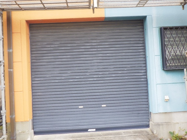 洗浄前のシャッターの状態です