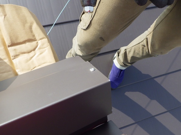 ケラバキャップの取り付け終了です