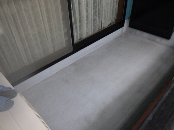 洗浄後のベランダ床の状態です