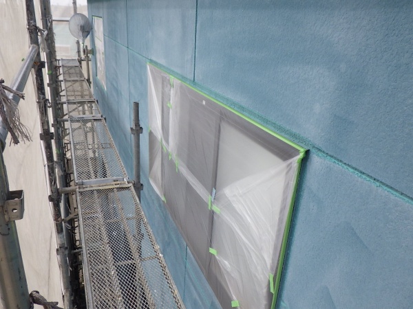 窓周りの養生終了です