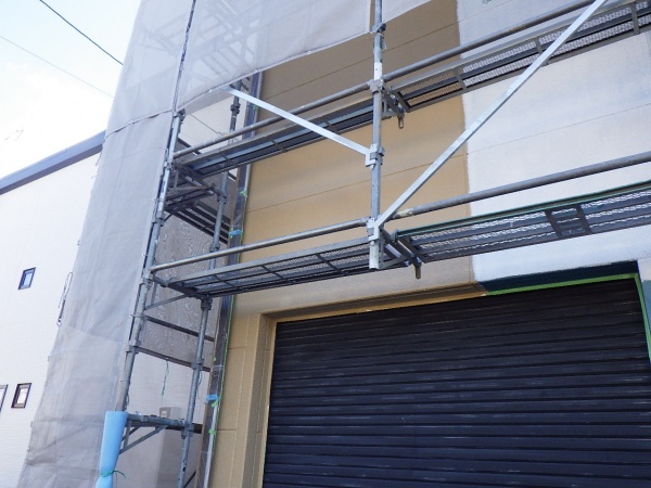 黄色部分の中塗り終了です