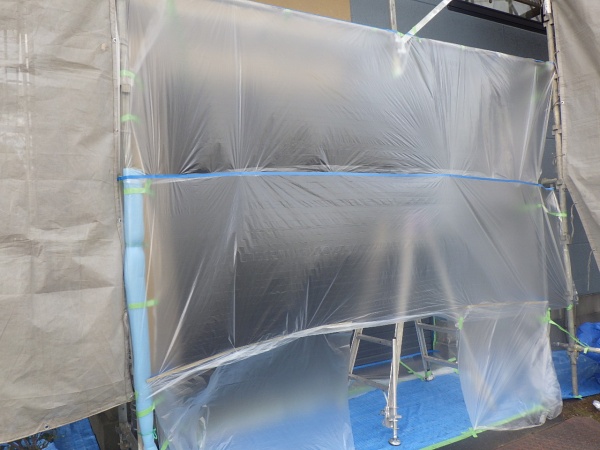 シャッター吹付用の養生をしました