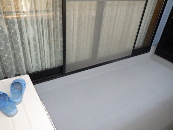 ベランダ床の防水塗装の完工です