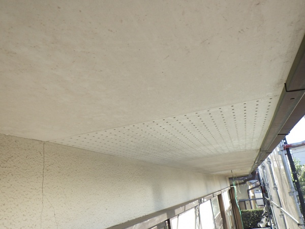 施工前の軒天の状態です