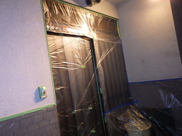 玄関の養生終了です