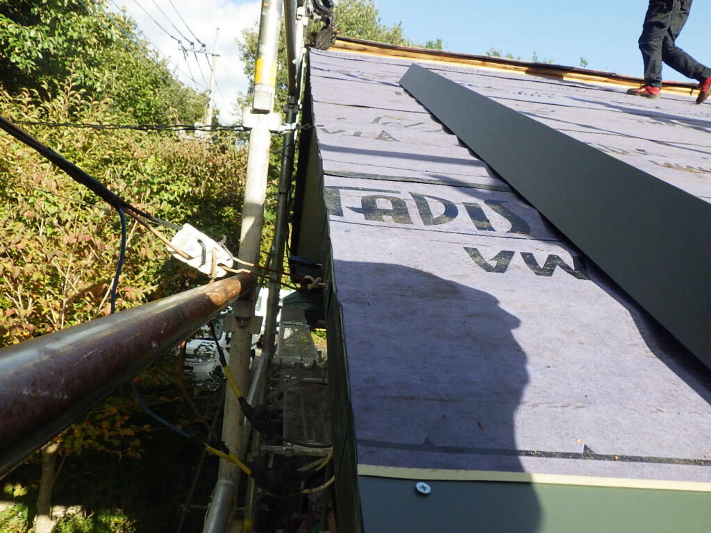 ケラバ板金の取り付け前です