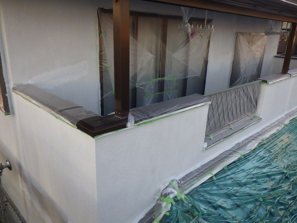 外壁面の下塗り終了です