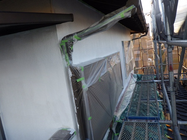 外壁面の下塗り終了です