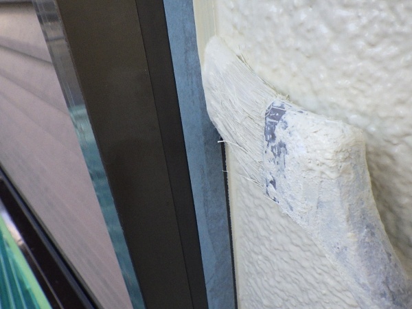 窓周りの補修中です