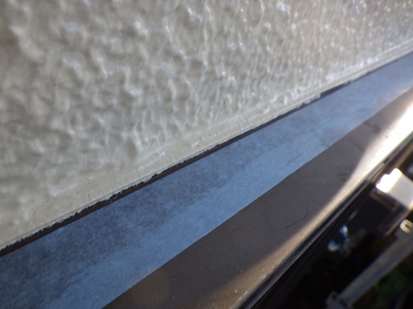 窓枠補修の養生をしました