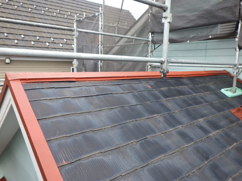 屋根板金部錆止め塗装終了です