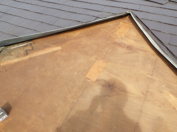 柱の穴を埋めました