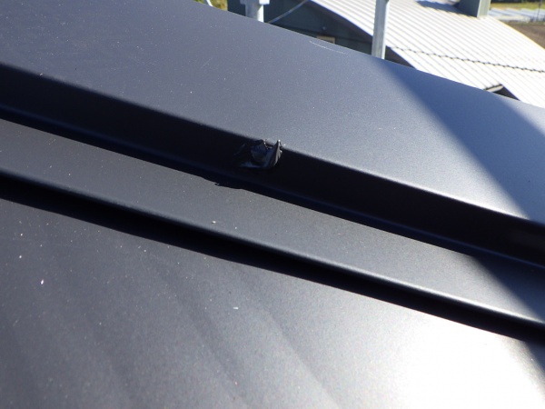 釘頭のシーリング終了です