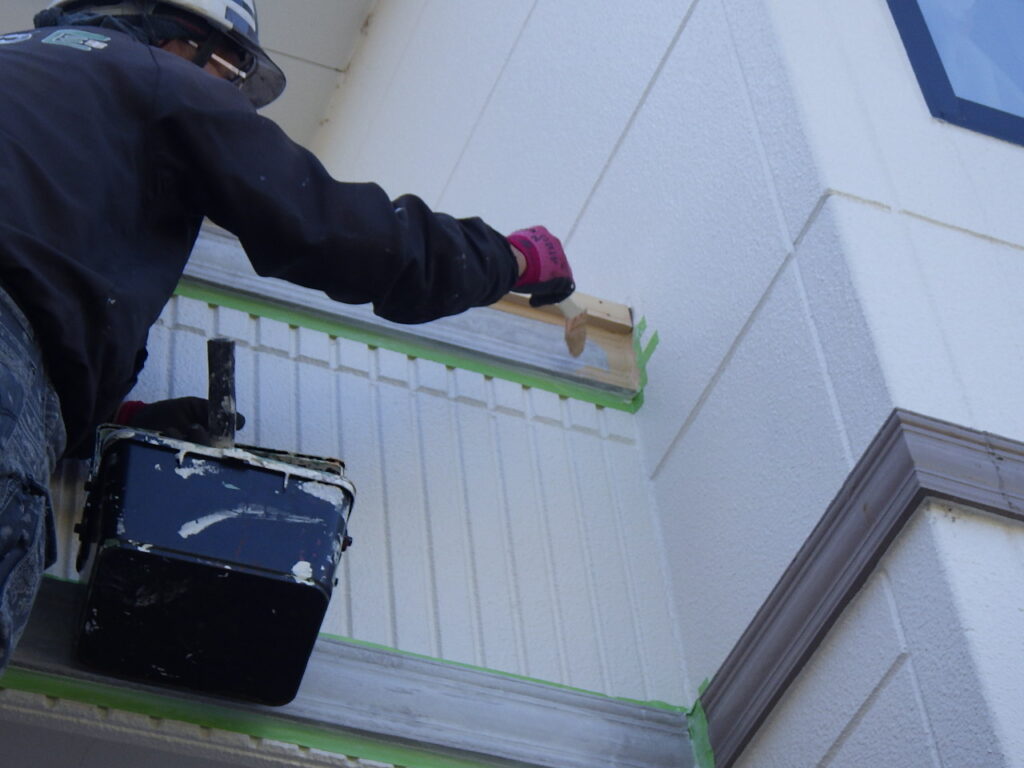 幕板の中塗り中です