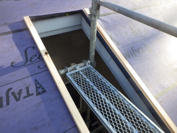 棟木の取り付けが終了しました