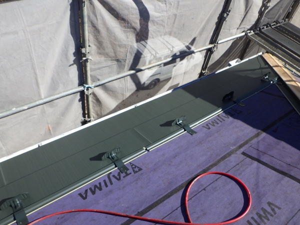 雪止めの取り付け終了です