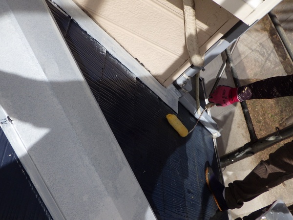 プライマーの塗装中です