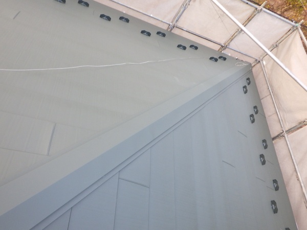 棟板金の取り付け終了です