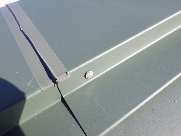 シーリング前の釘頭の状態です