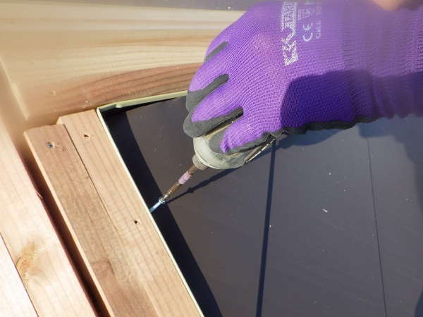 ルーフ取り付けの納です