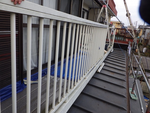 ベランダ手摺の撤去前です