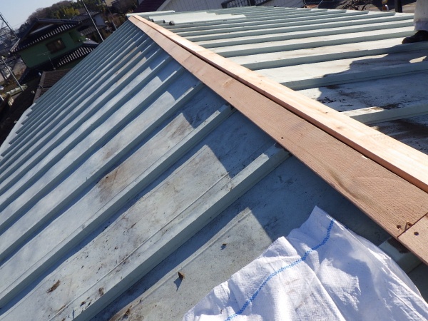 新規棟木を取り付けました