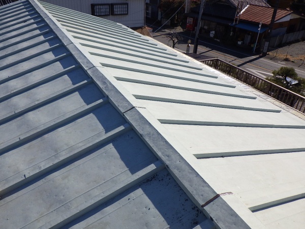 棟板金下地交換工事が終了しました