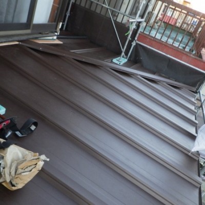 棟板金の取り付けが終了しました