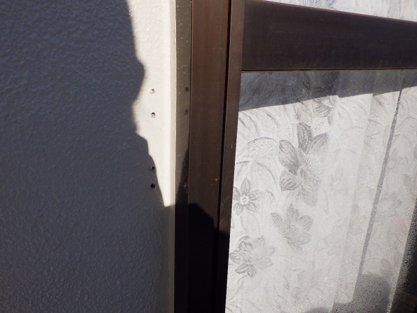 手摺の下穴を開け終了です