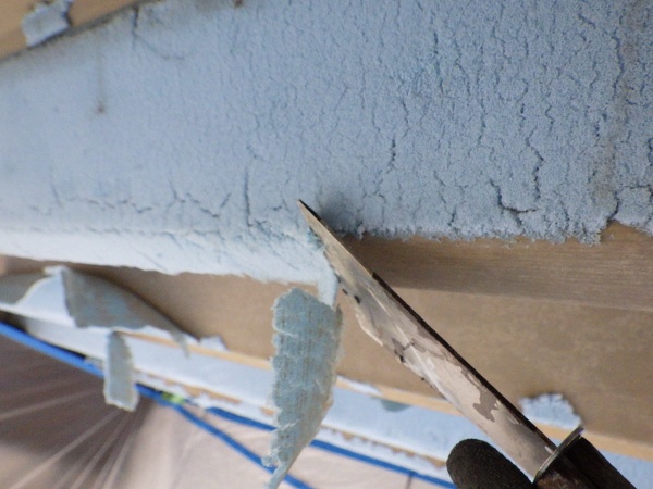 ウレタンの撤去中です