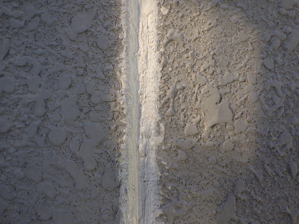 ALC外壁目地のシーリング後の状態です