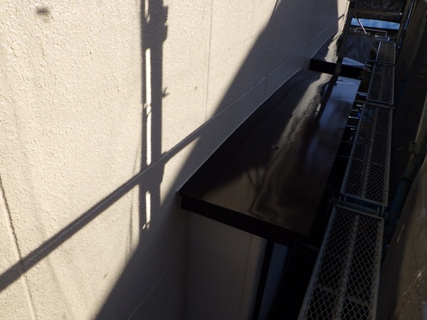 出窓天板塗装の完工です