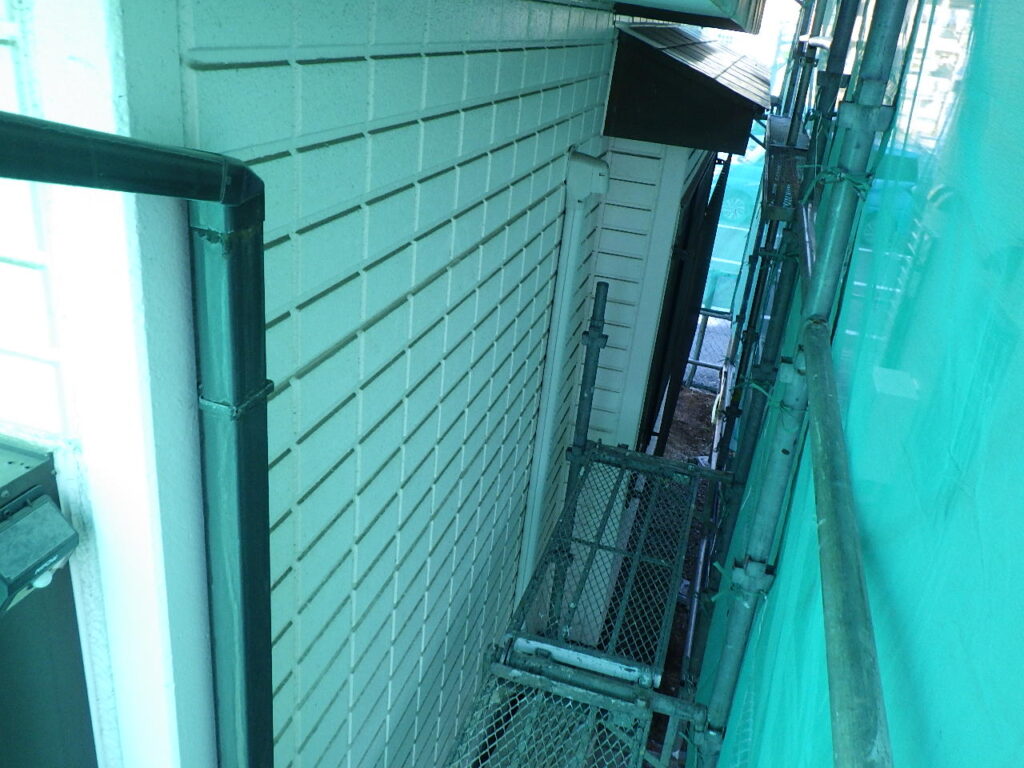 高圧洗浄前の外壁の状態です