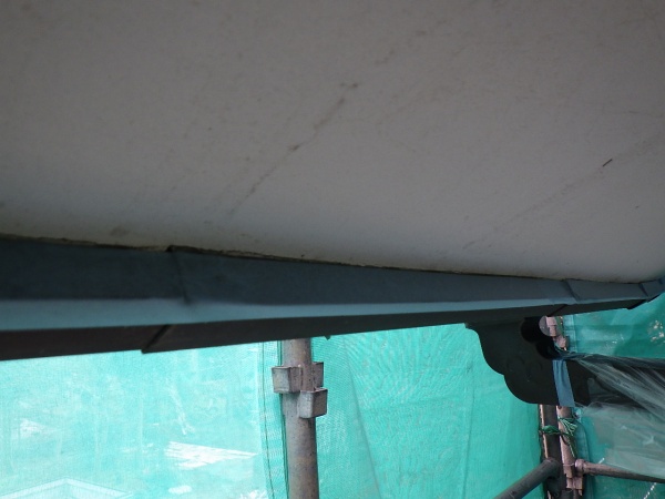 銅製破風見返しの養生終了です