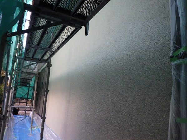 １階の外壁上塗り完了です