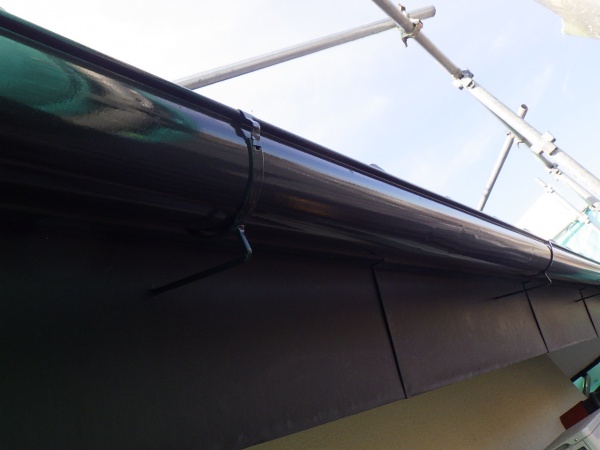 雨樋の中塗り終了です