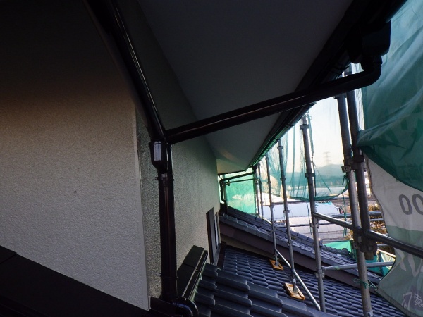 雨樋の中塗り終了です