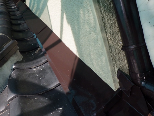 壁水切り板金の上塗り終了です