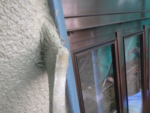 外壁の補修中です