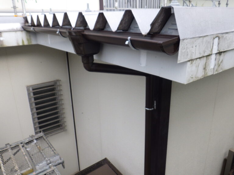 竪樋の取り付け終了です