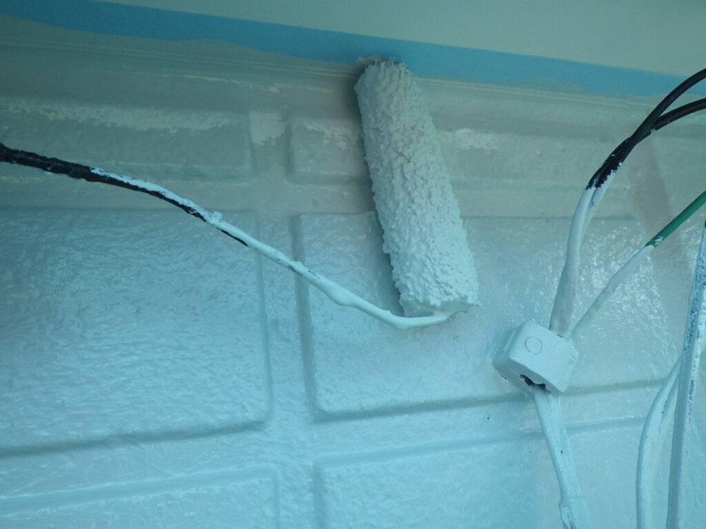 取り合い塗装中です