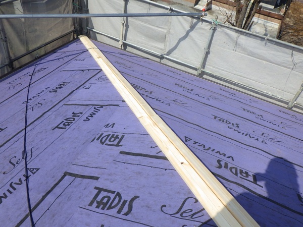 棟木の取り付けが終了しました