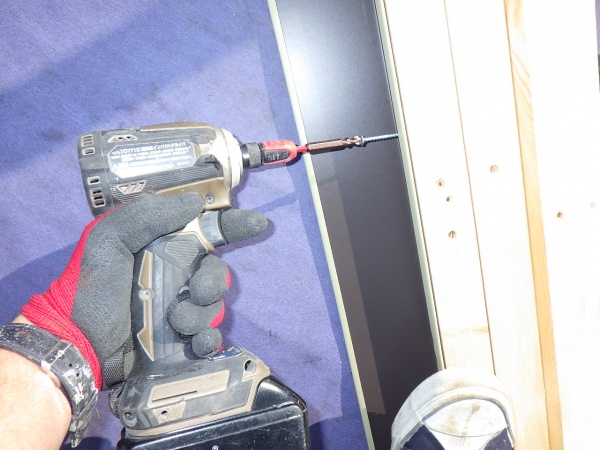 捨て谷の取り付け中です