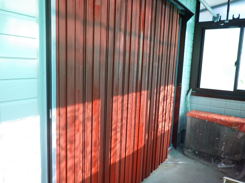 雨戸錆止め塗装終了です