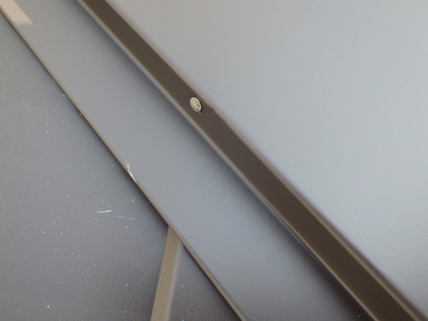 釘頭のシーリング前の状態です