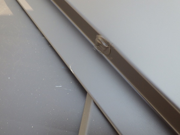 釘頭のシーリング終了です