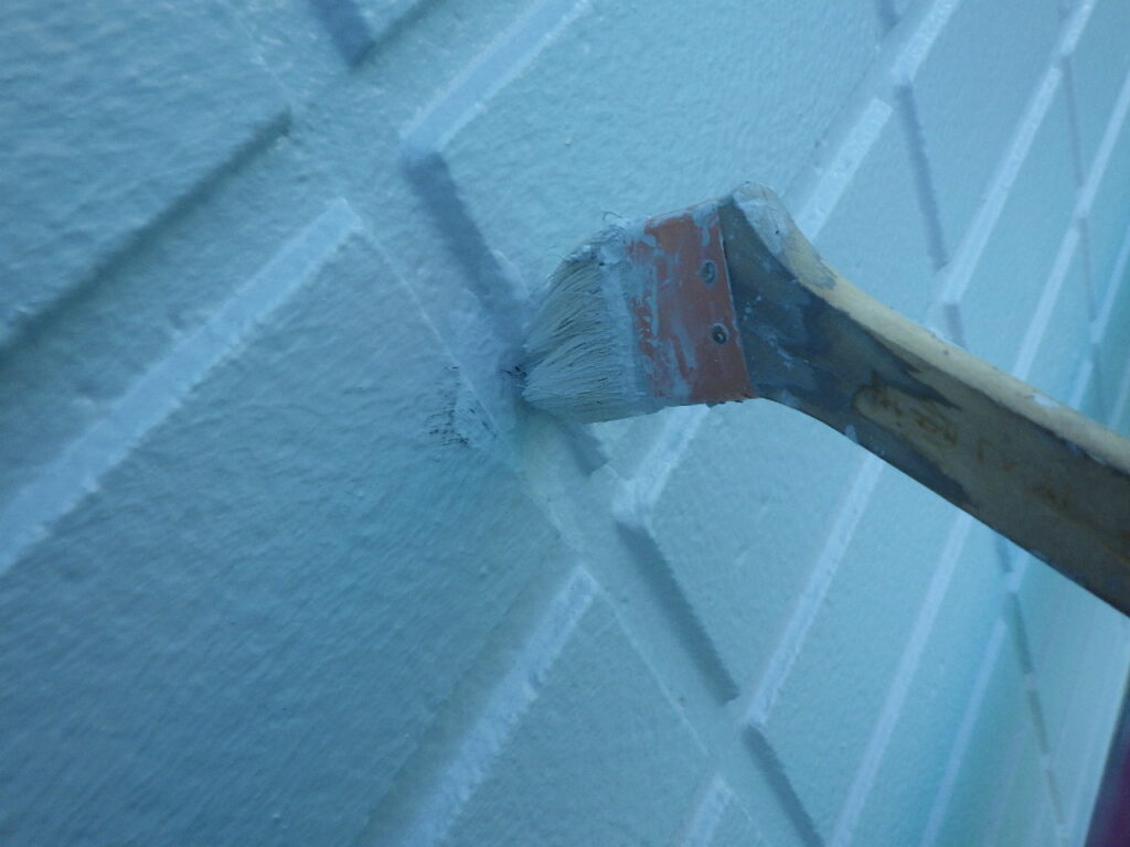 汚れた外壁の補修です