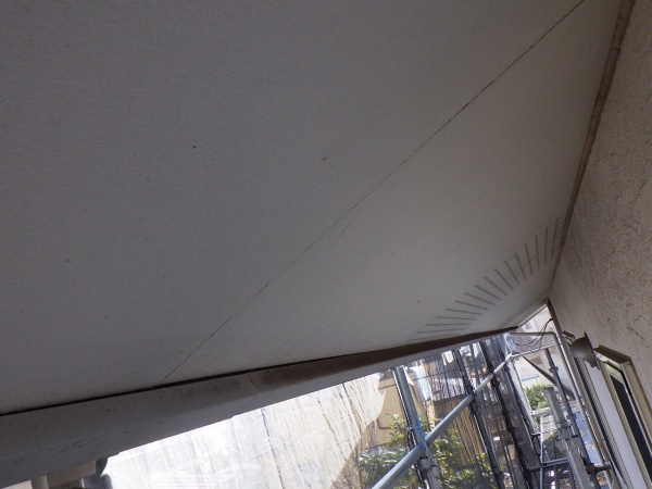 施工前の軒天の状態です