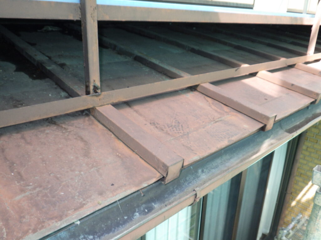 瓦棒屋根の施工前です