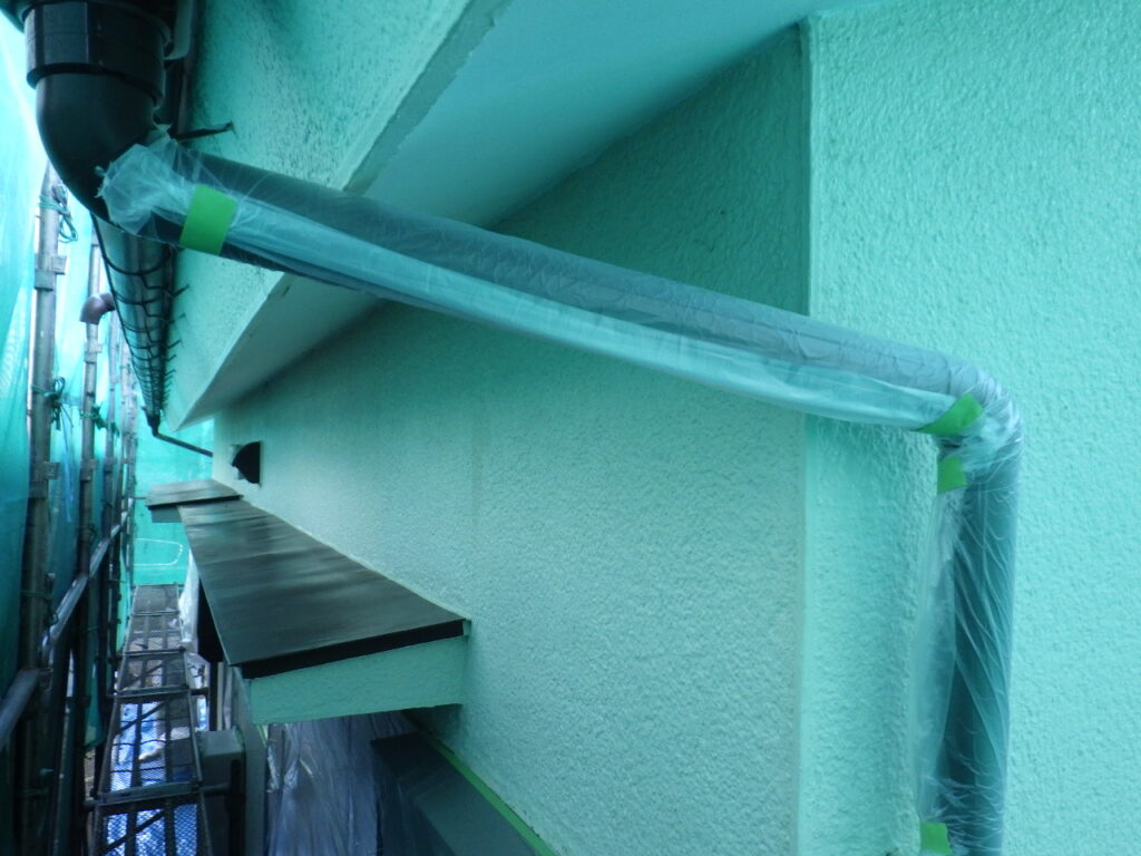 竪樋の養生終了です